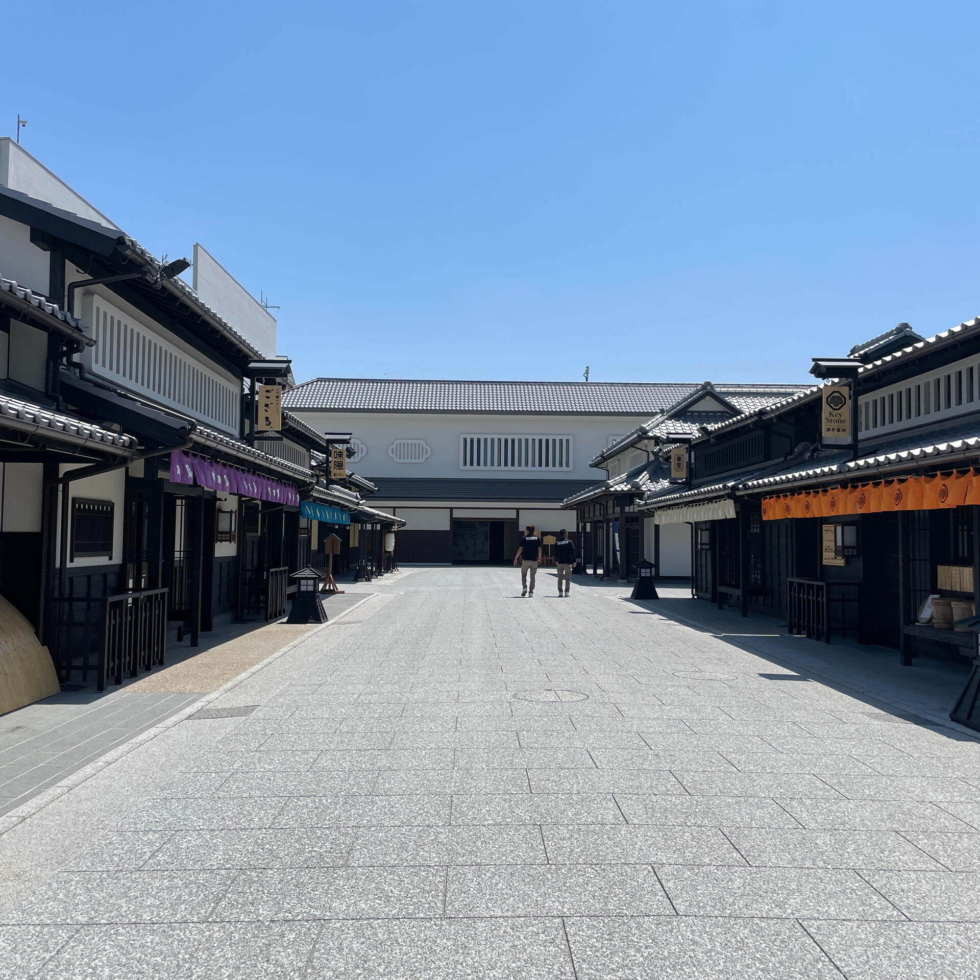 先日は京都の某名所内のお店に防犯カメラの取り付けに行ってきま